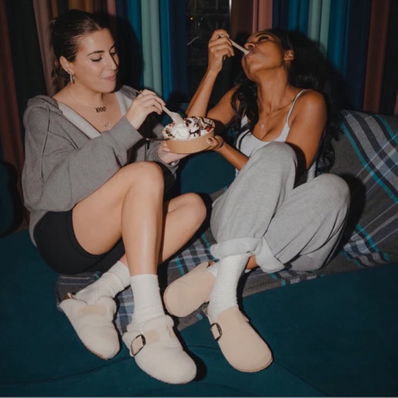 COPY - Steve Madden clog slides - Picture 3 of 10